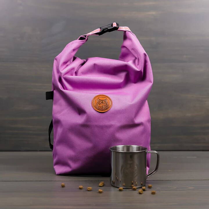 Wilderdog Doggie Bag i Lilac, medföljande kopp i rostfritt.