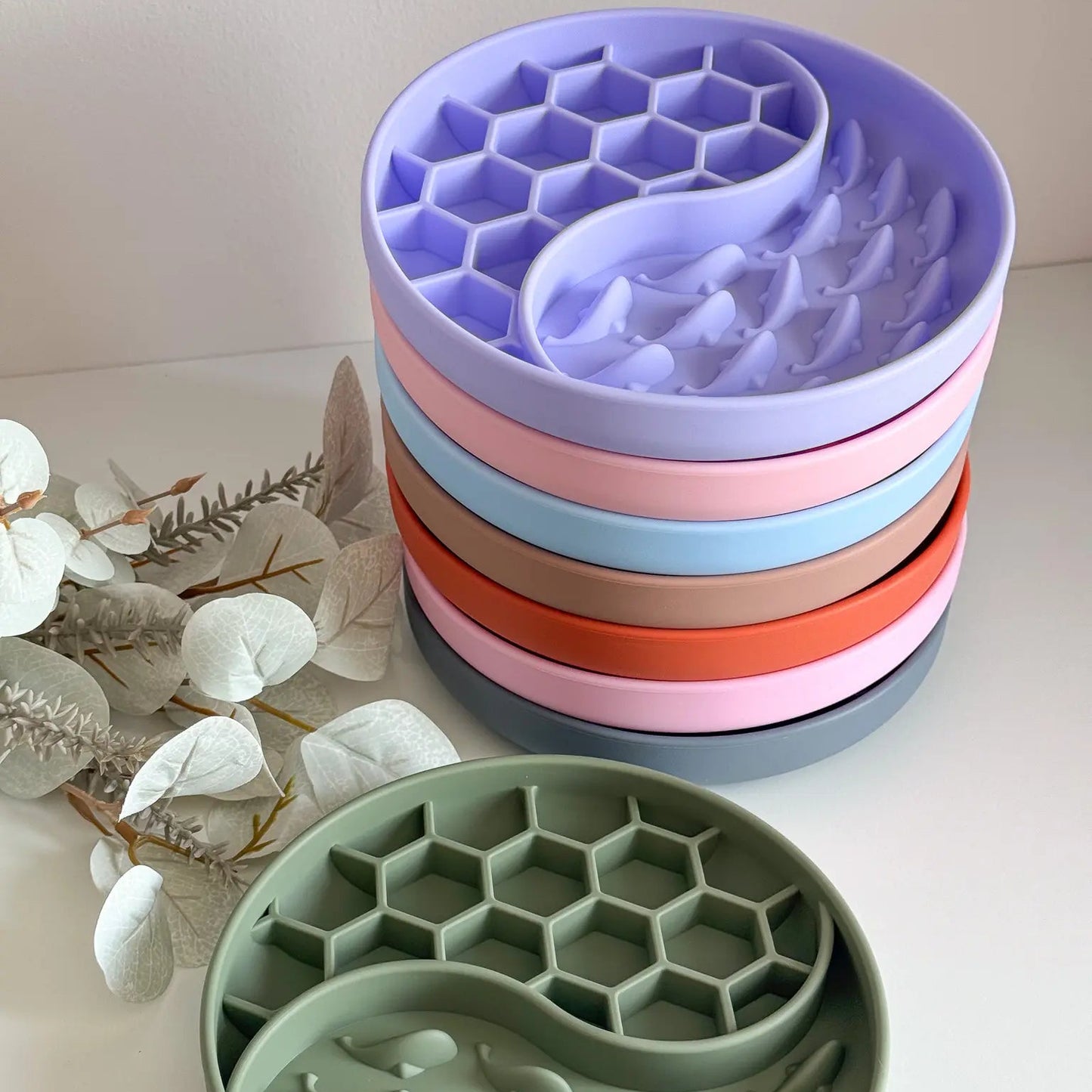 Slowfeeder mot hetsätning hos hundar. 