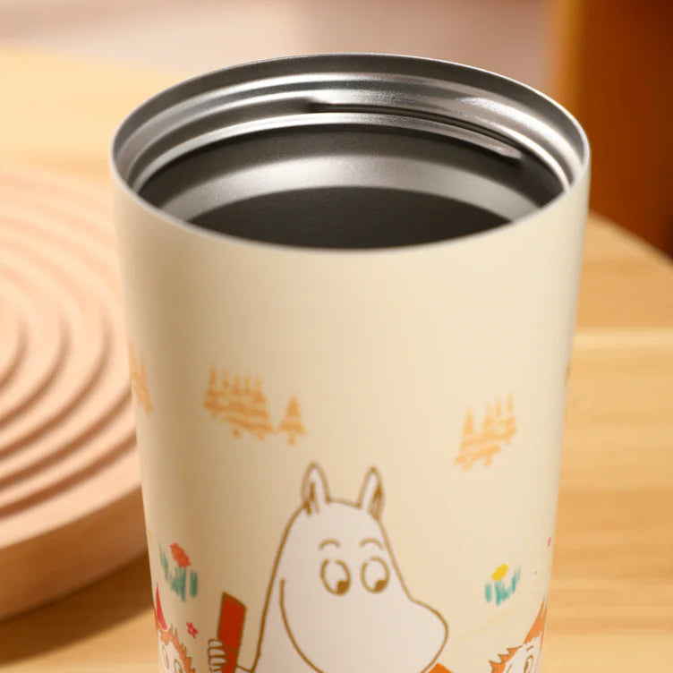 Närbild på mumin termosmugg